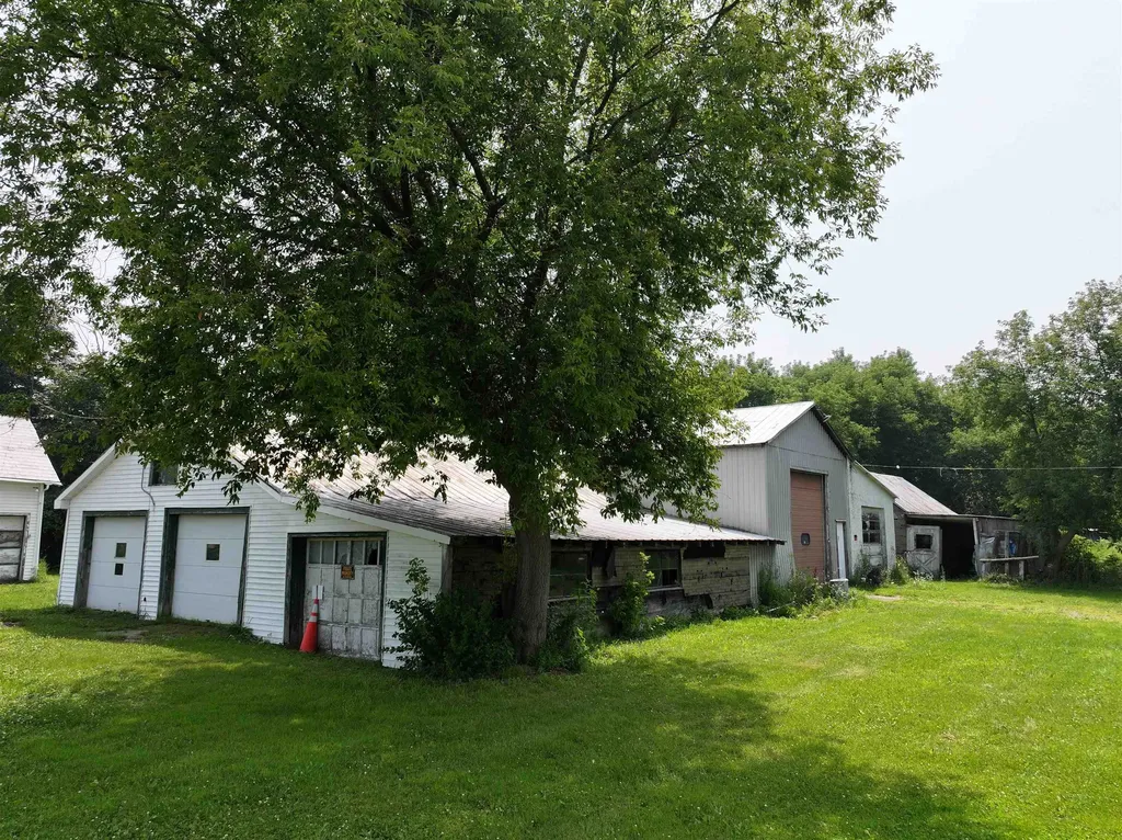 91 Allen Road Grand Isle VT 05458