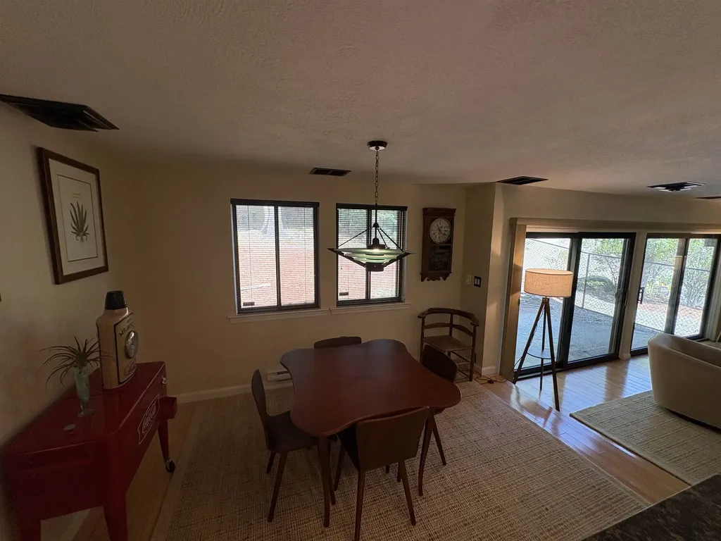 17 Dunbarton Drive Nashua NH 03063