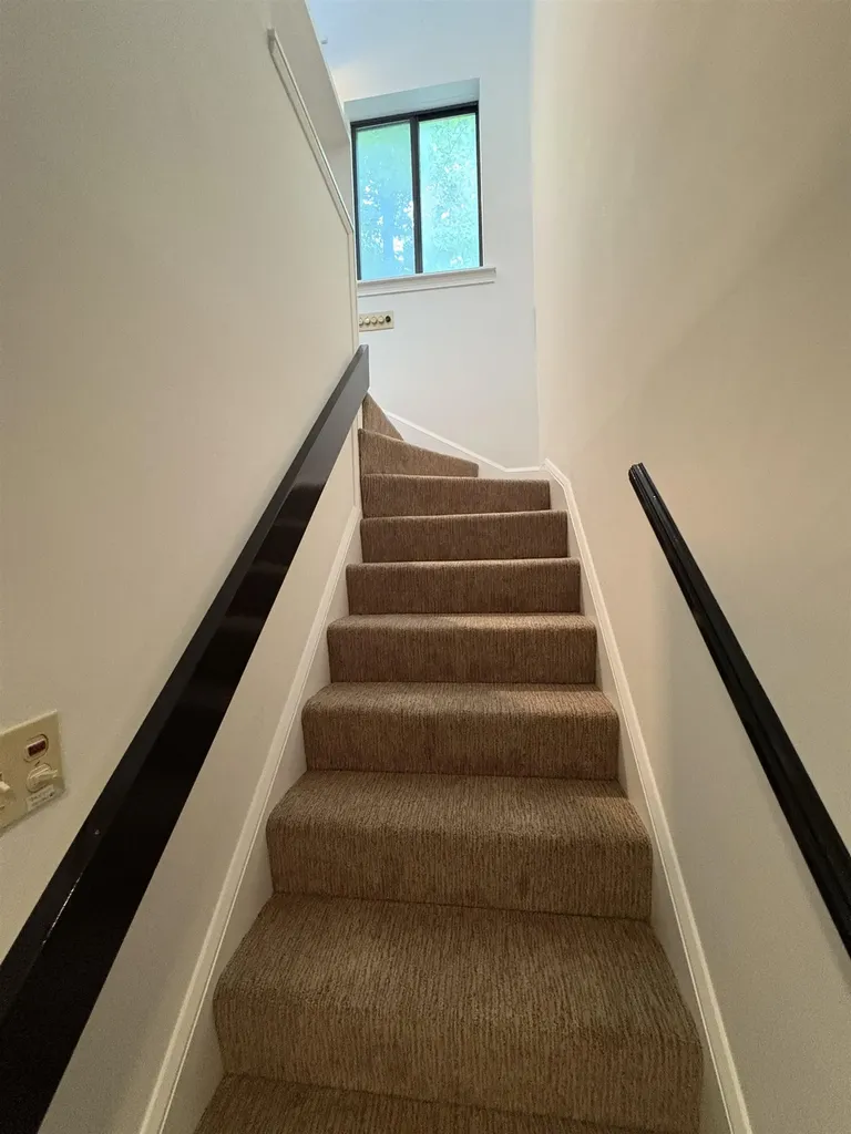 17 Dunbarton Drive Nashua NH 03063