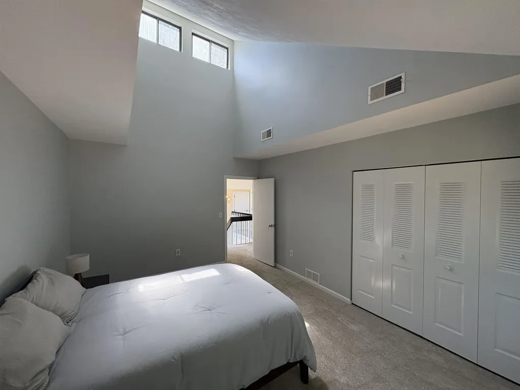 17 Dunbarton Drive Nashua NH 03063