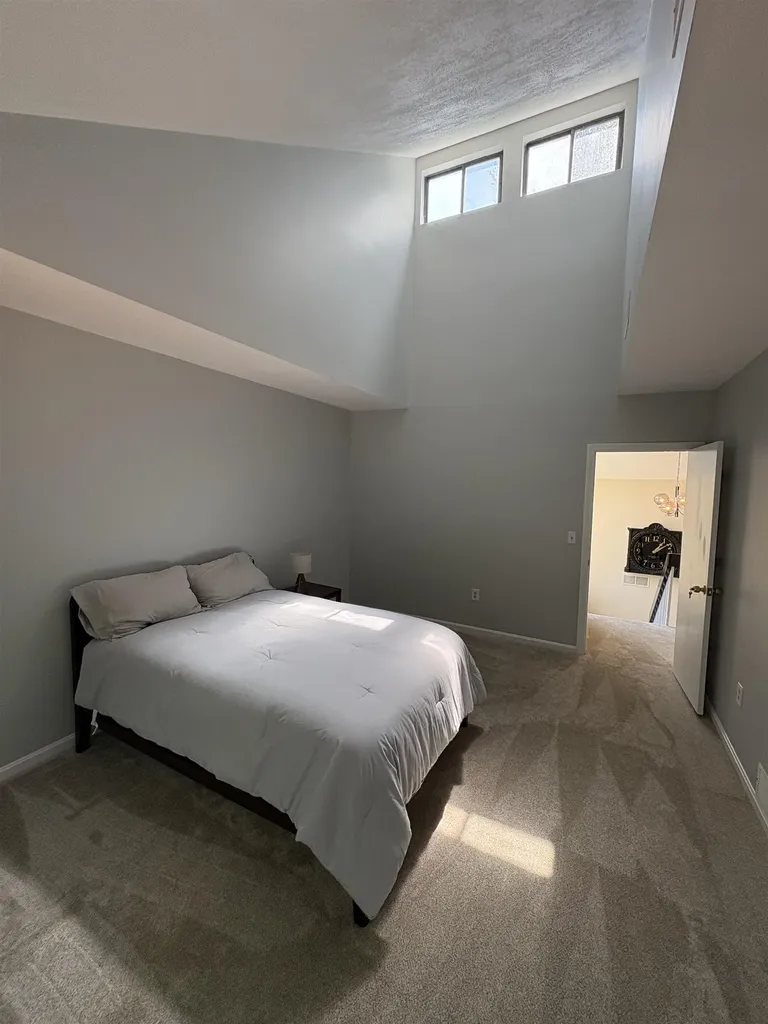 17 Dunbarton Drive Nashua NH 03063