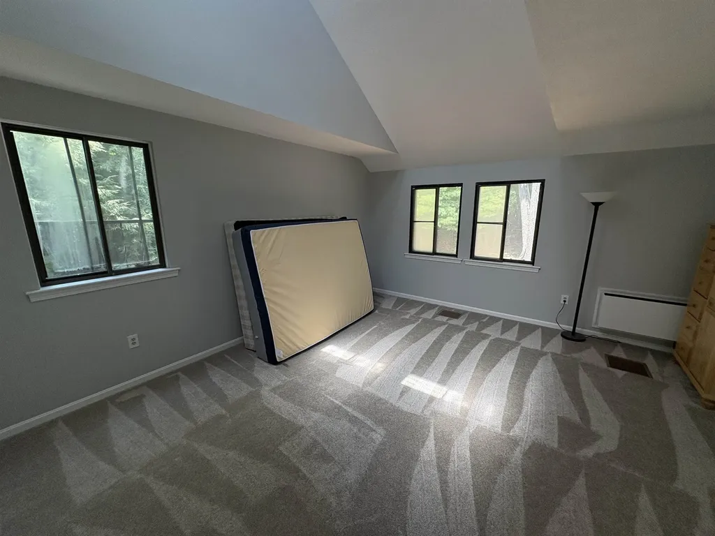 17 Dunbarton Drive Nashua NH 03063