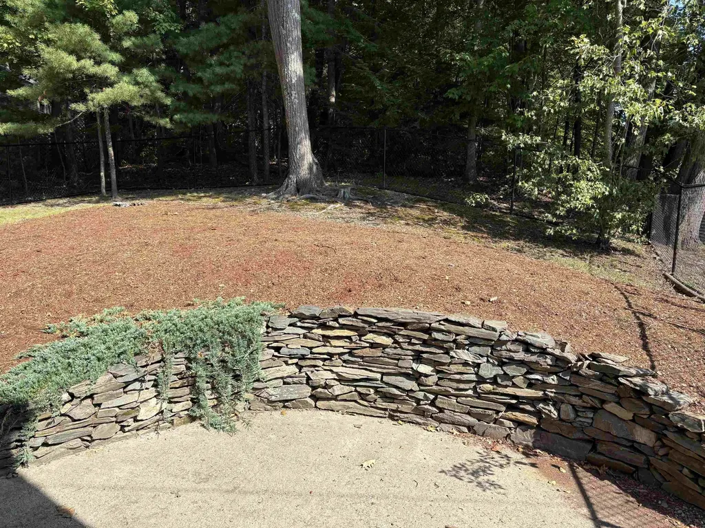 17 Dunbarton Drive Nashua NH 03063