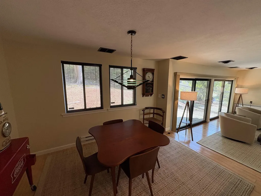 17 Dunbarton Drive Nashua NH 03063