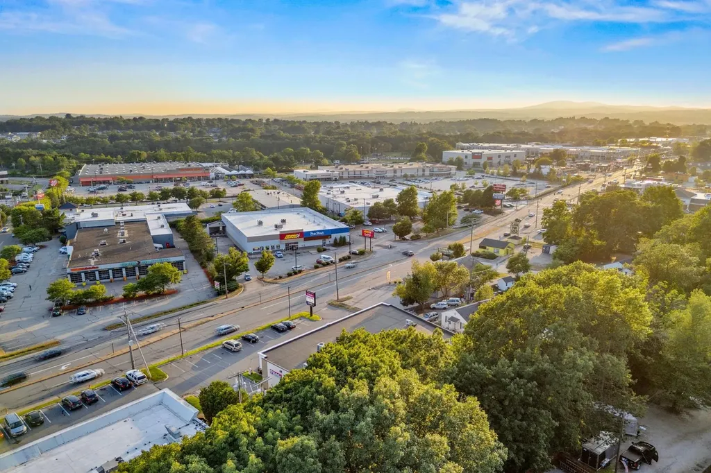 902 South Willow Street Manchester NH 03103