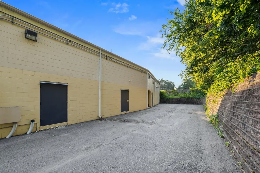 902 South Willow Street Manchester NH 03103