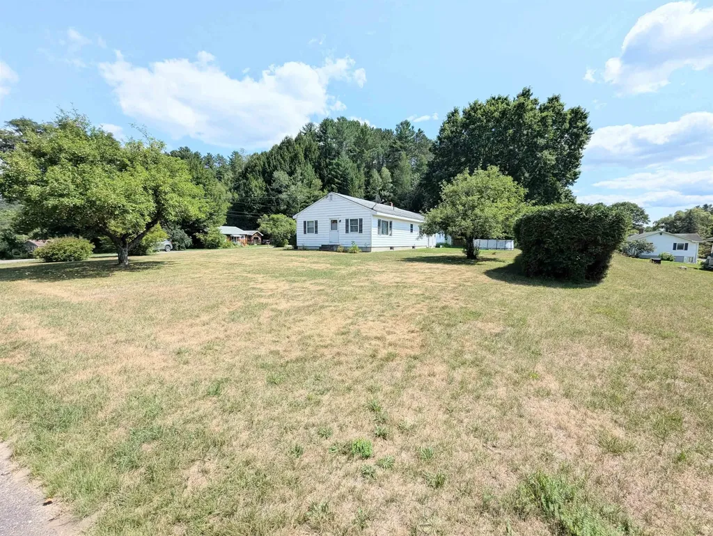 58 Crestwood Drive St. Johnsbury VT 05819