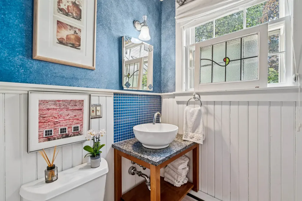 6077 Vt Route 12 Barnard VT 05031