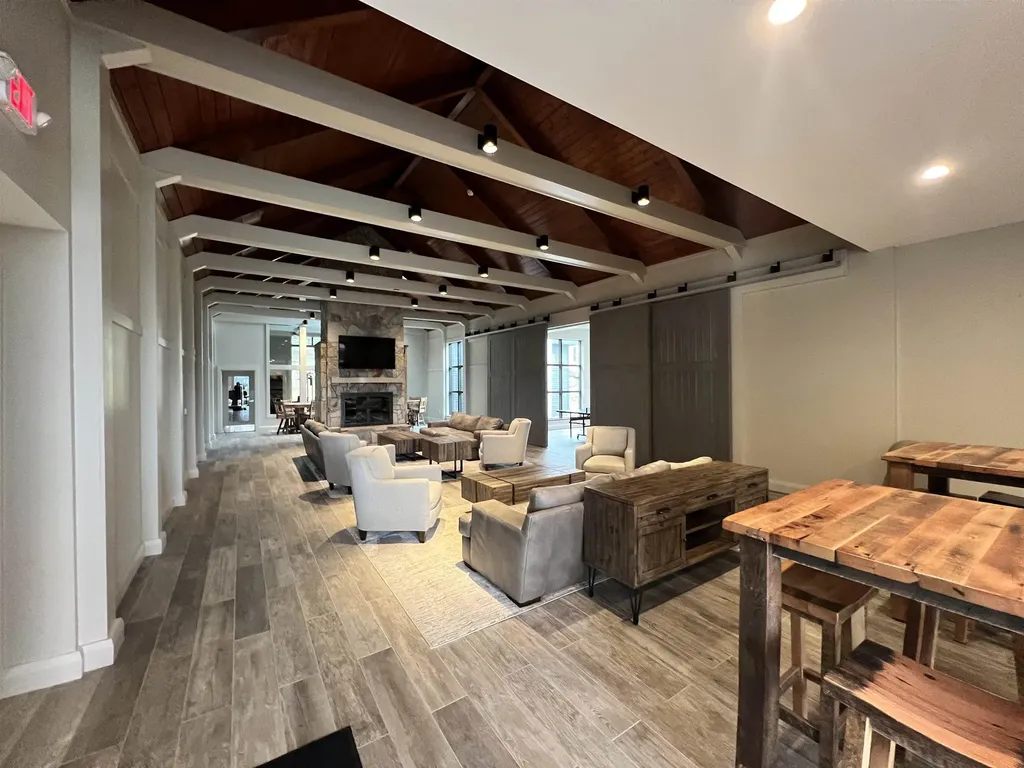 2A Townhouse Square Dover VT 05356