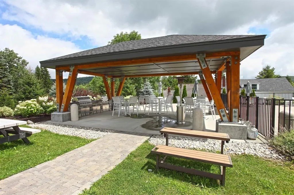 2A Townhouse Square Dover VT 05356