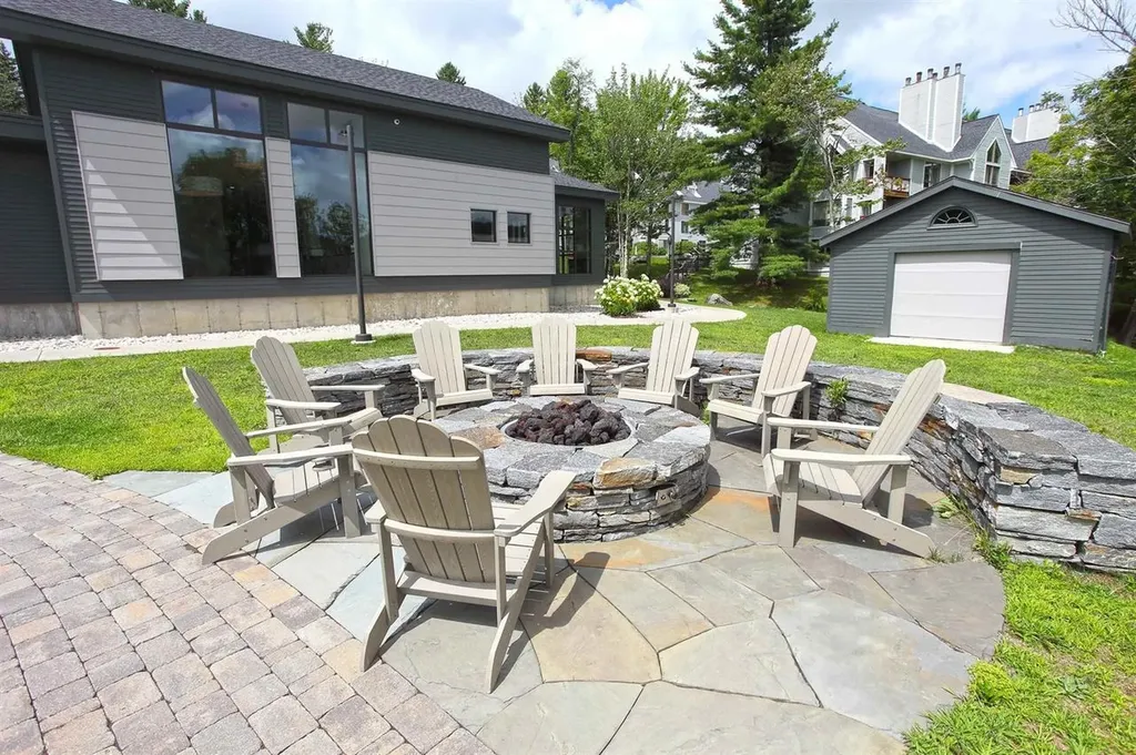 2A Townhouse Square Dover VT 05356