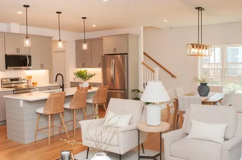 27 Mount Pleasant Street Derry NH 03038