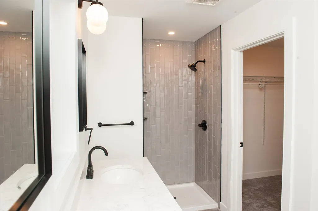 27 Mount Pleasant Street Derry NH 03038