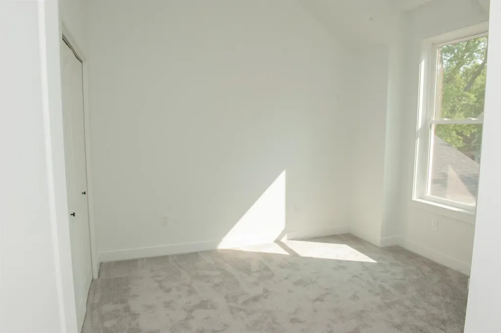 27 Mount Pleasant Street Derry NH 03038