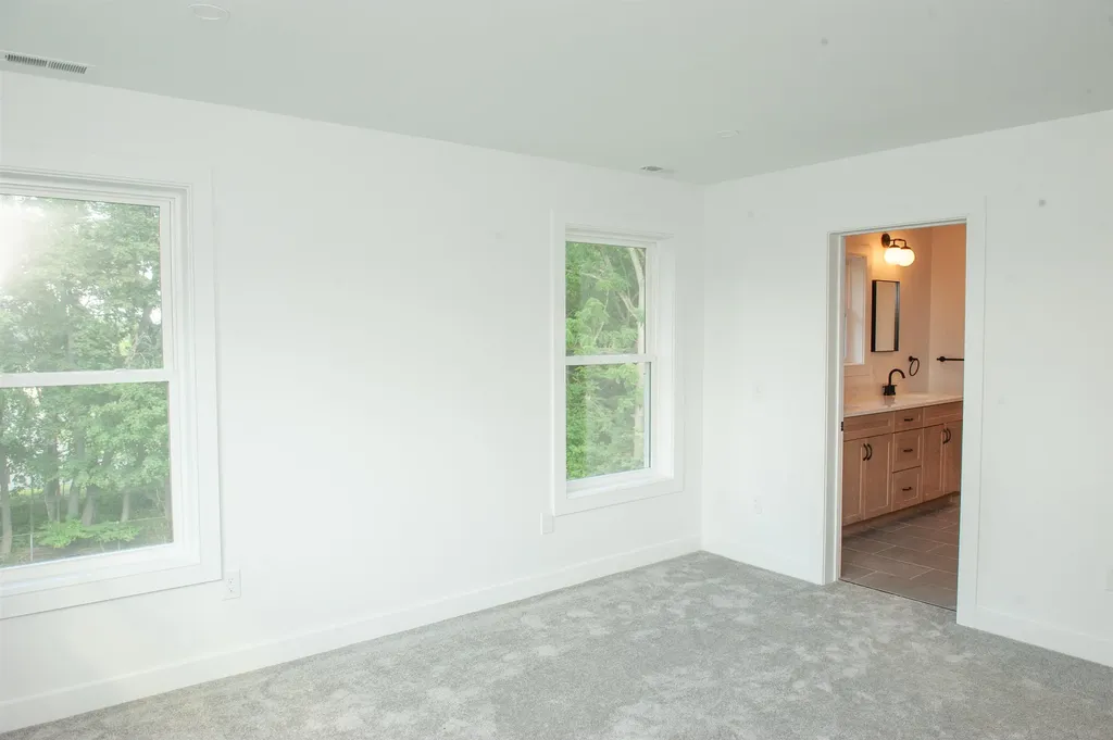 27 Mount Pleasant Street Derry NH 03038