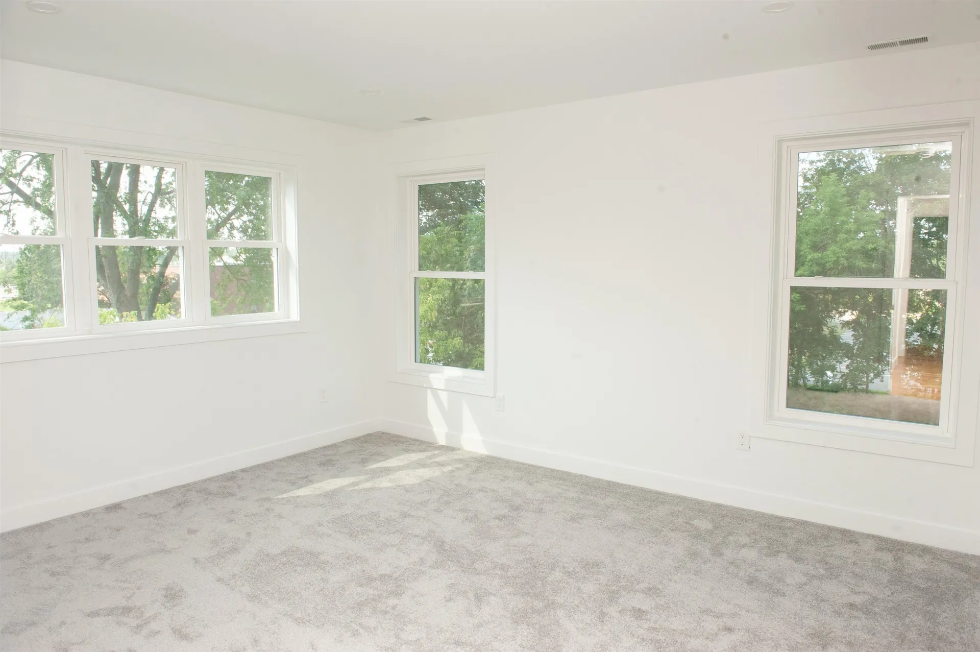 27 Mount Pleasant Street Derry NH 03038