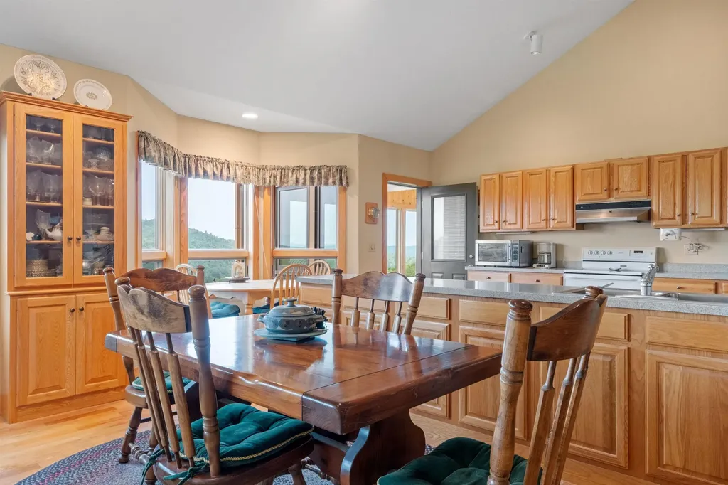 22 Lake View Drive New Hampton NH 03256