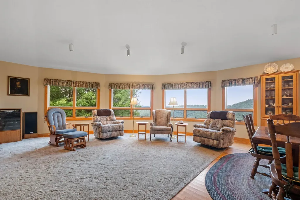 22 Lake View Drive New Hampton NH 03256