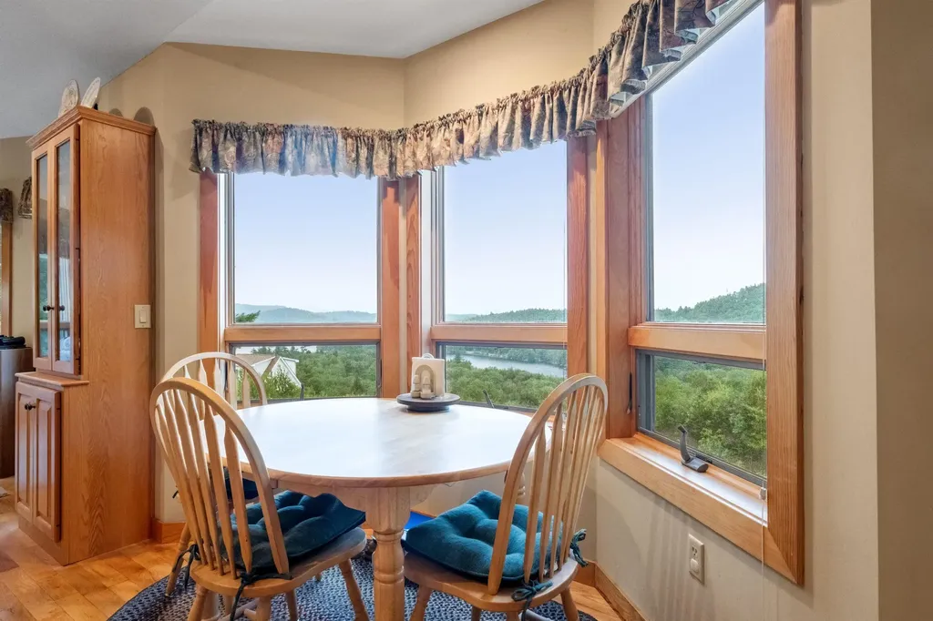 22 Lake View Drive New Hampton NH 03256