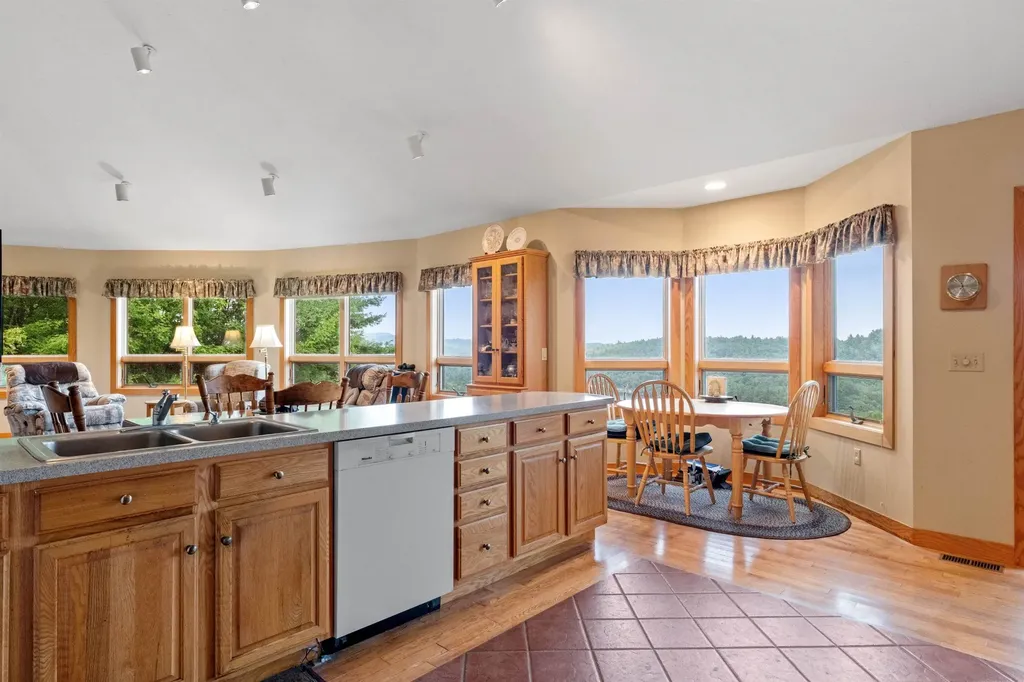 22 Lake View Drive New Hampton NH 03256