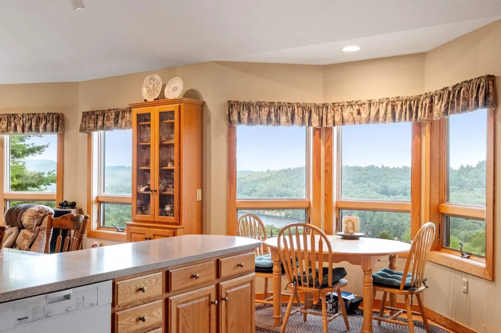 22 Lake View Drive New Hampton NH 03256