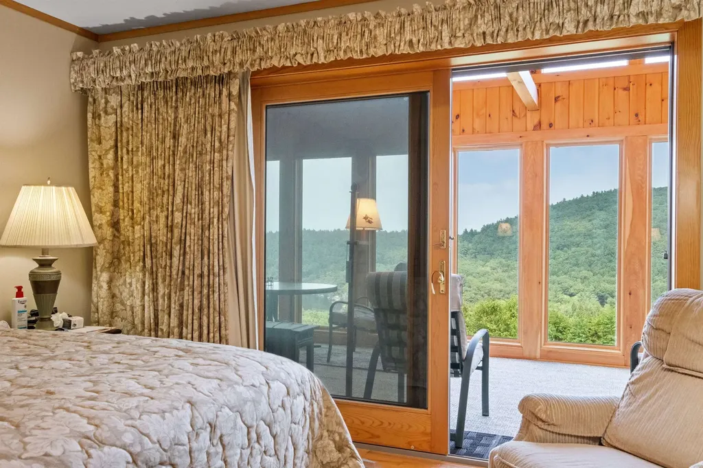 22 Lake View Drive New Hampton NH 03256