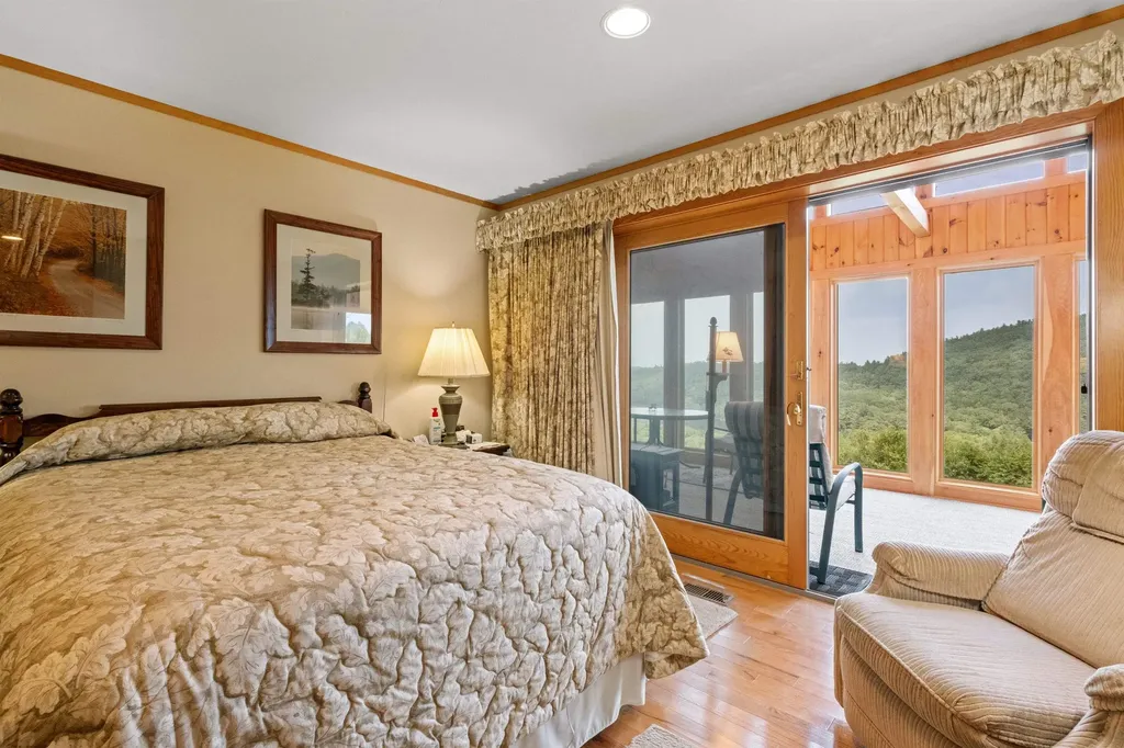 22 Lake View Drive New Hampton NH 03256