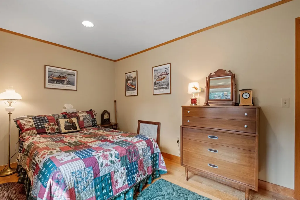 22 Lake View Drive New Hampton NH 03256