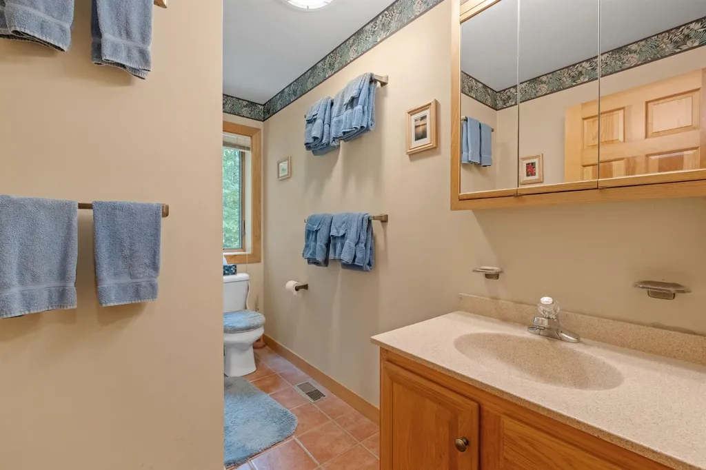 22 Lake View Drive New Hampton NH 03256