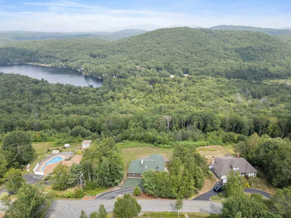 22 Lake View Drive New Hampton NH 03256