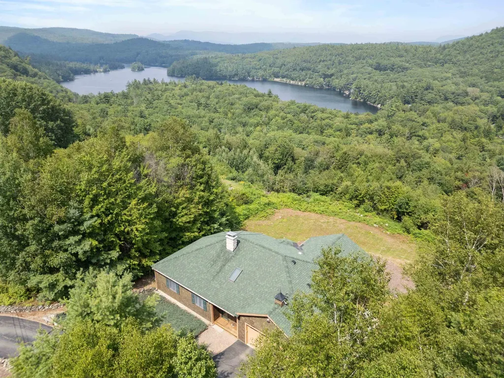 22 Lake View Drive New Hampton NH 03256