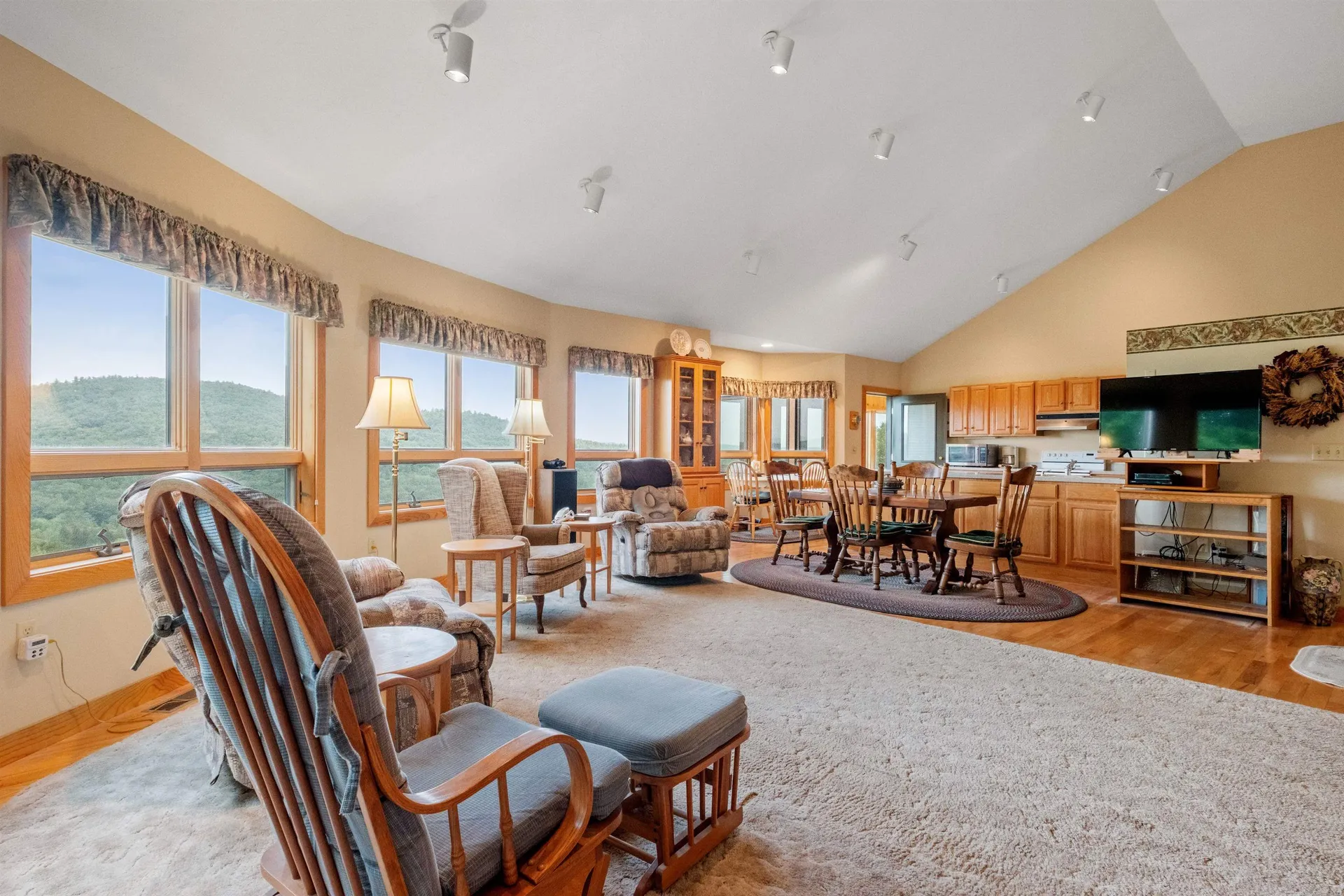 22 Lake View Drive New Hampton NH 03256