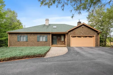22 Lake View Drive New Hampton NH 03256