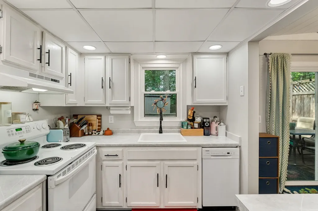 86 Pinecrest Drive Essex VT 05452