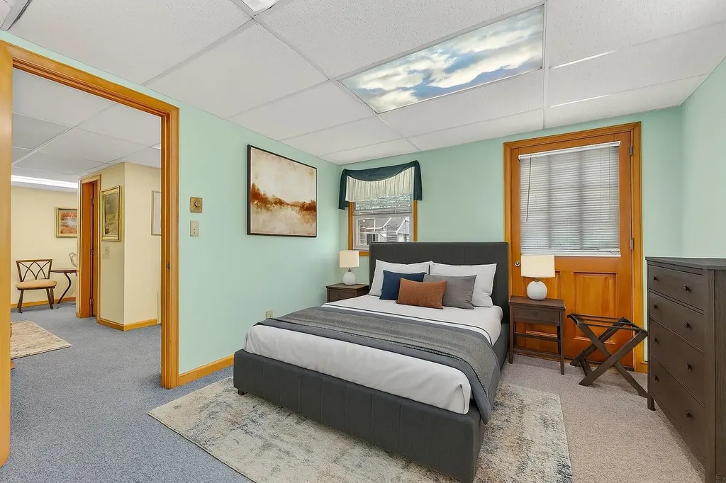 77 Hancock Road Peterborough NH 03458