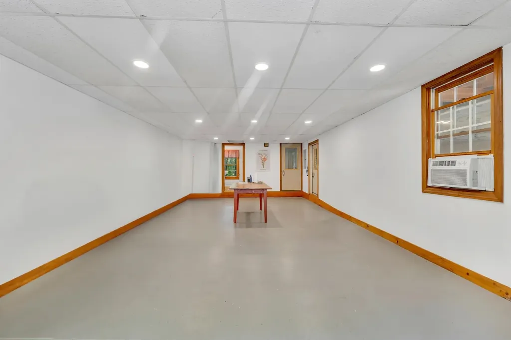 77 Hancock Road Peterborough NH 03458