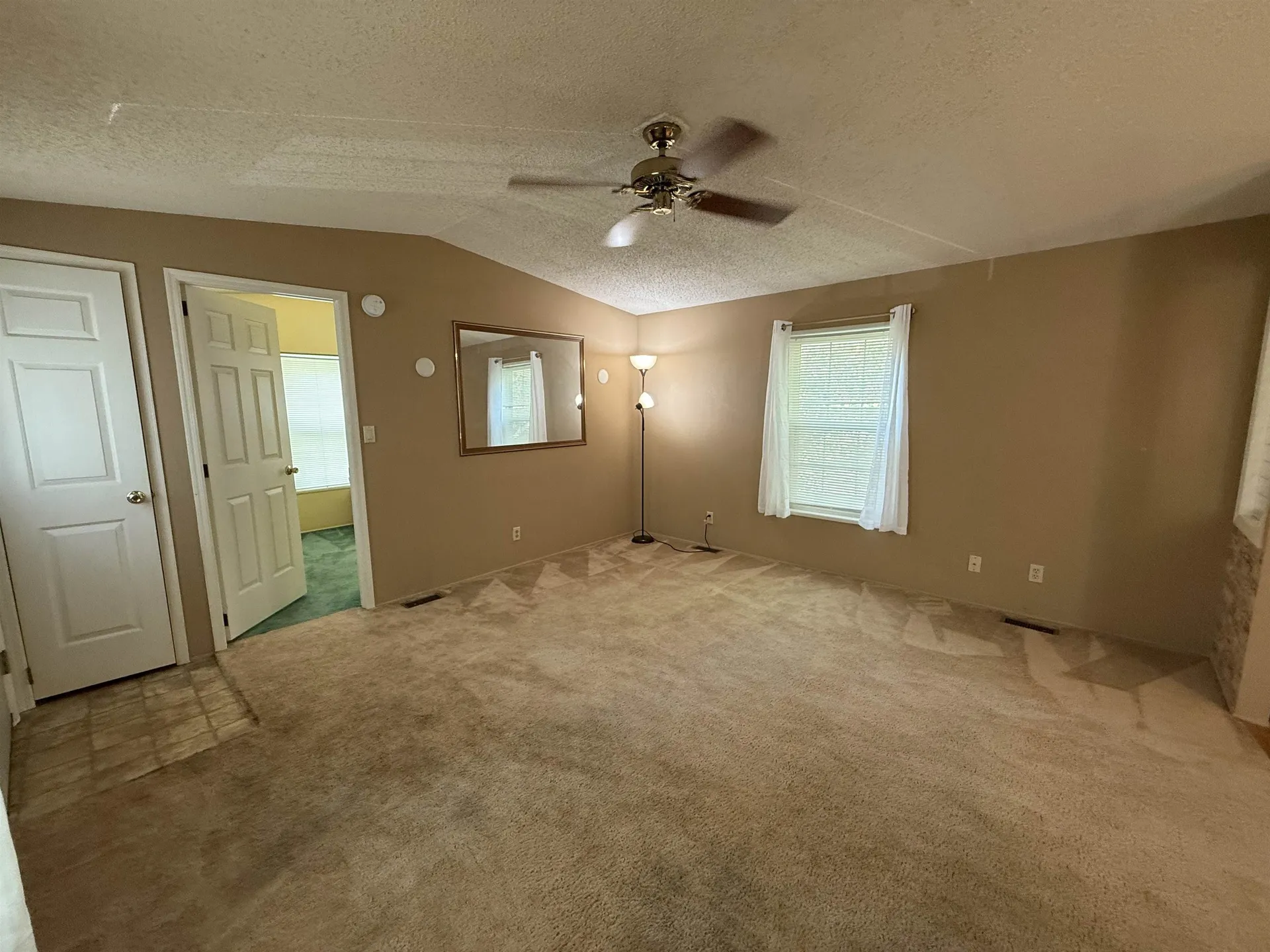 101 Robinhood Drive Exeter NH 03833