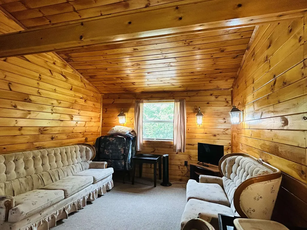 15 Cone Pass Pittsburg NH 03592