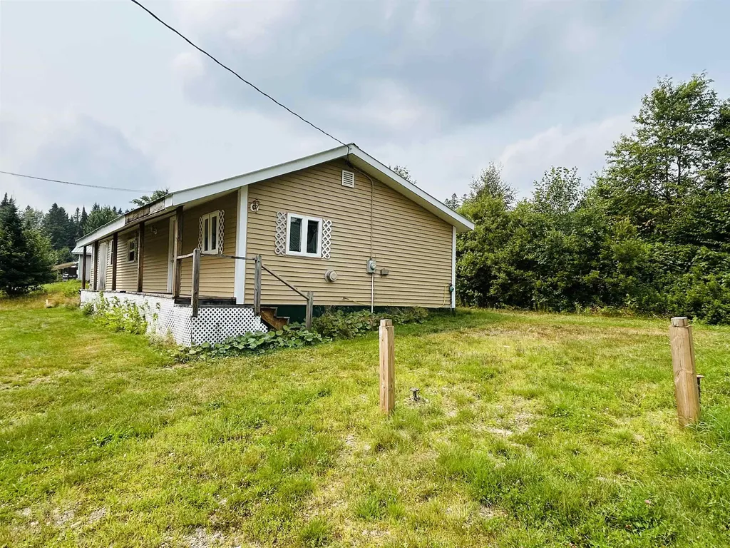 15 Cone Pass Pittsburg NH 03592