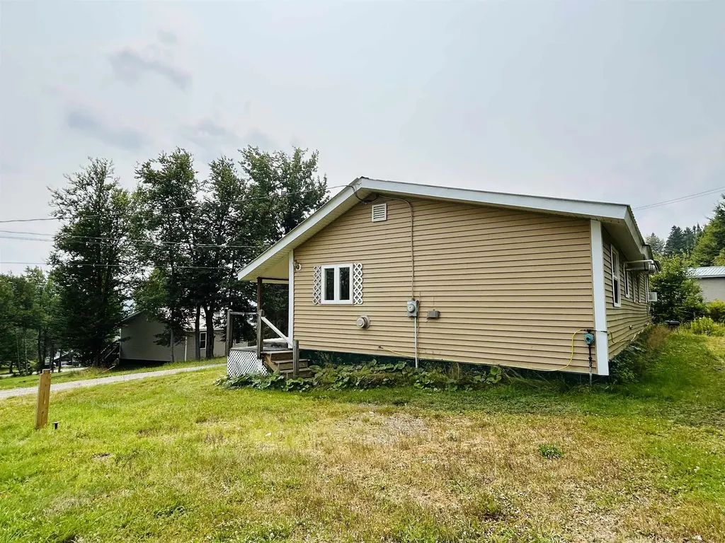 15 Cone Pass Pittsburg NH 03592