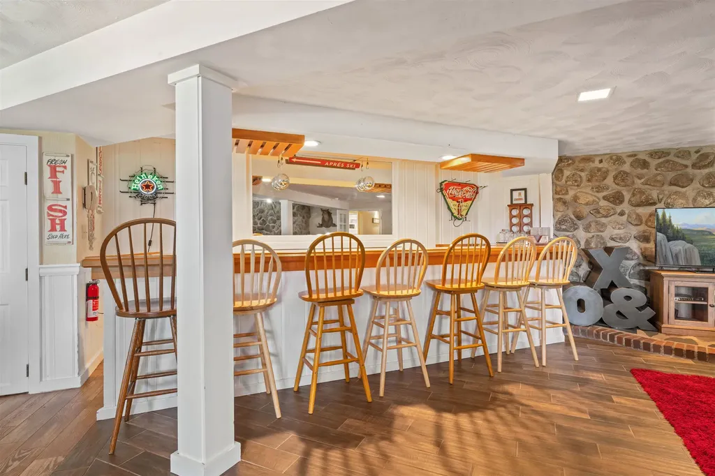 50 Drachenfels Road Conway NH 03860