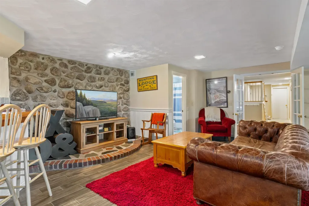 50 Drachenfels Road Conway NH 03860