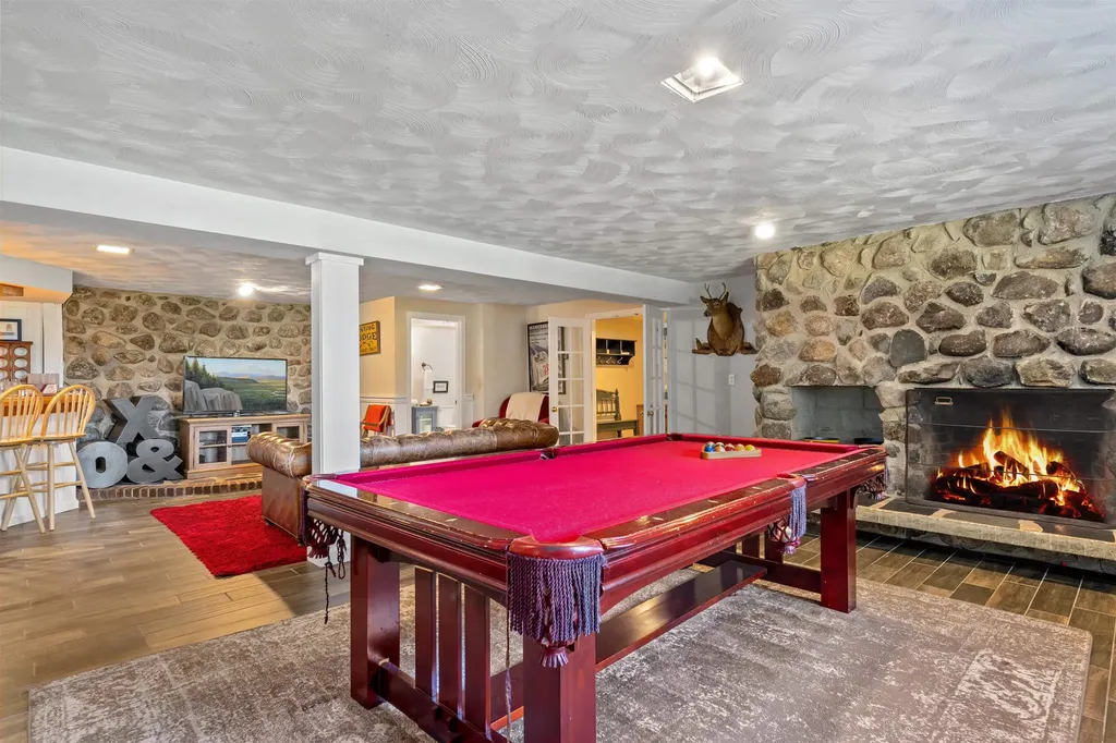 50 Drachenfels Road Conway NH 03860