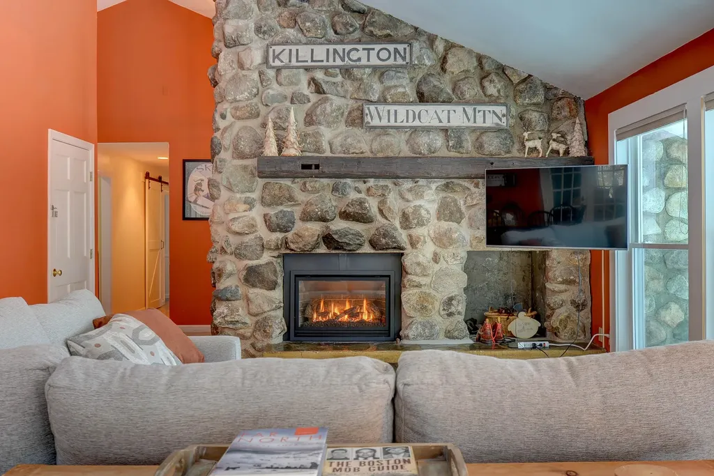 50 Drachenfels Road Conway NH 03860