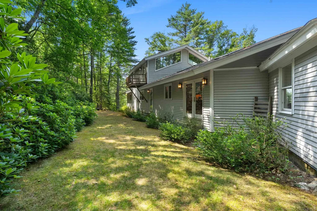 50 Drachenfels Road Conway NH 03860