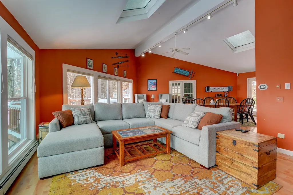 50 Drachenfels Road Conway NH 03860