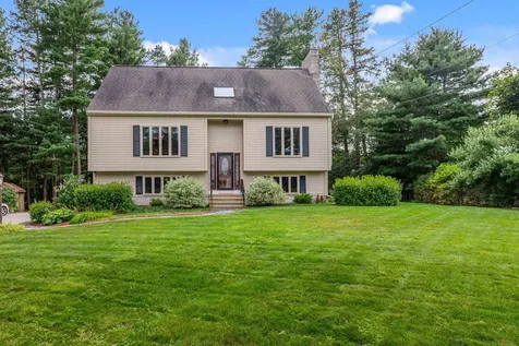 11 Settlement Way Nashua NH 03062