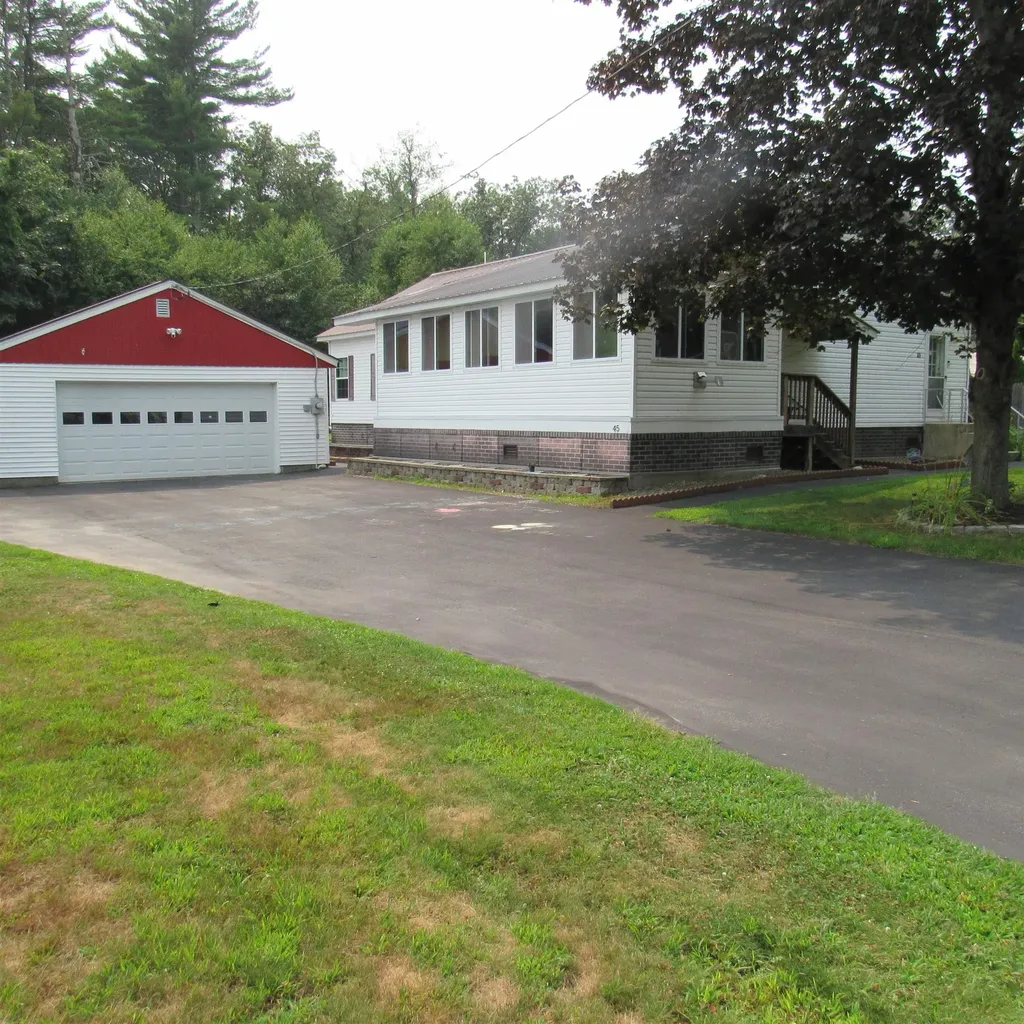 45 Snumshire Lane Charlestown NH 03603