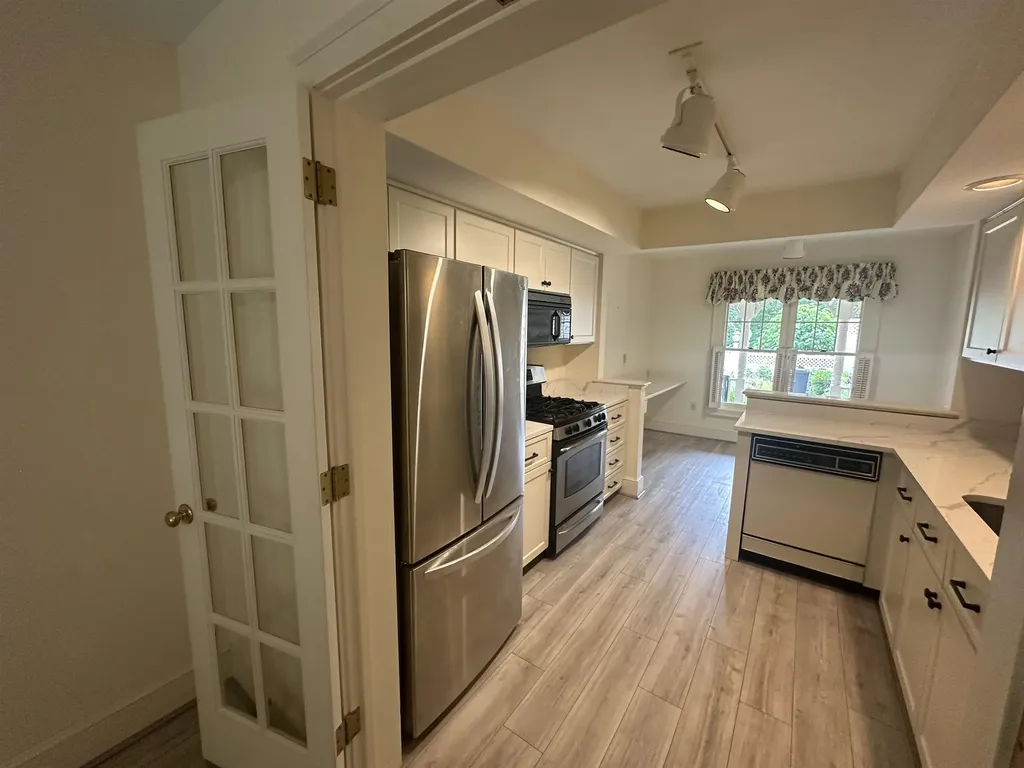 579 Sagamore Avenue Portsmouth NH 03801