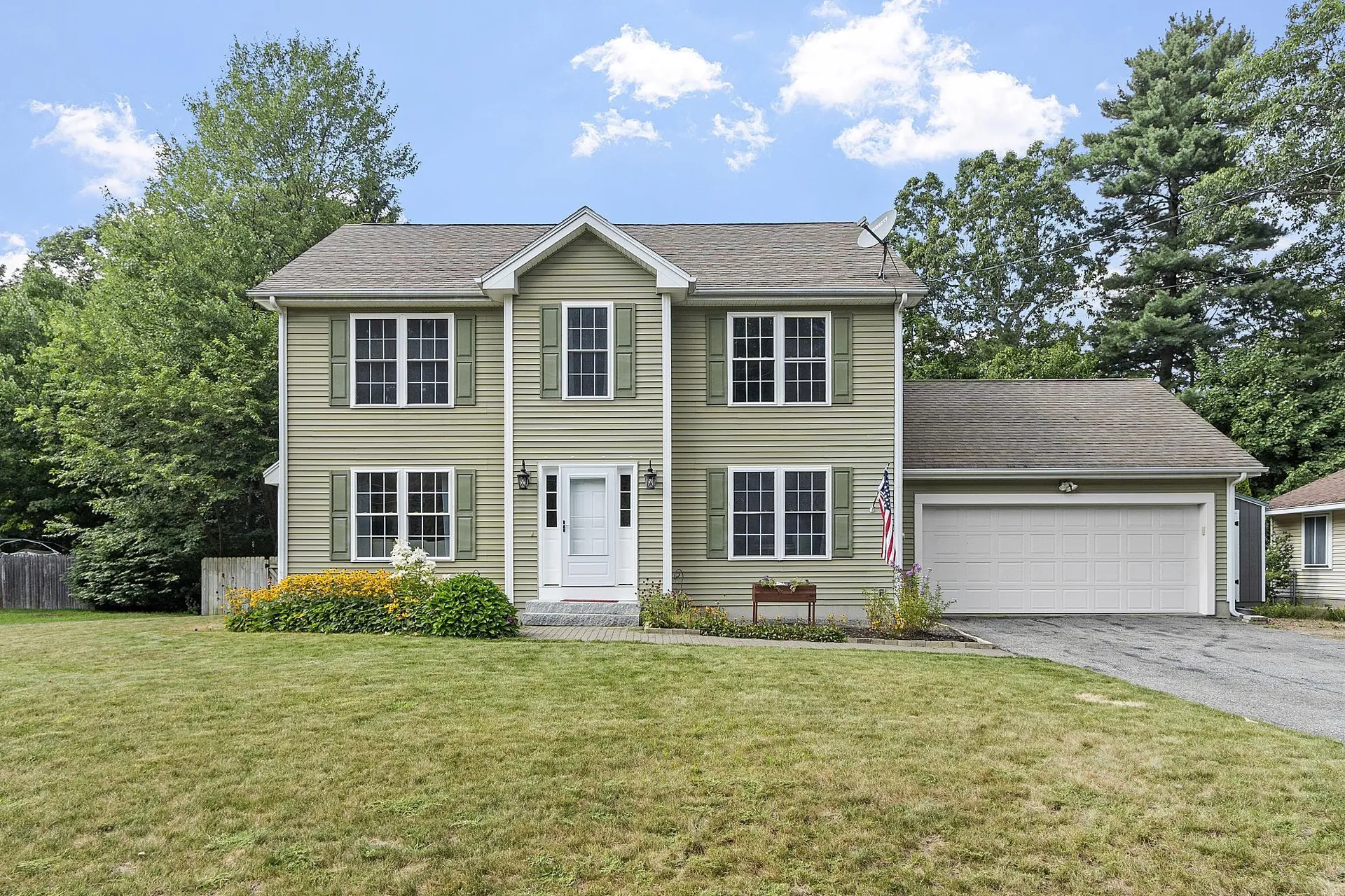 34 Westwood Drive Manchester NH 03103